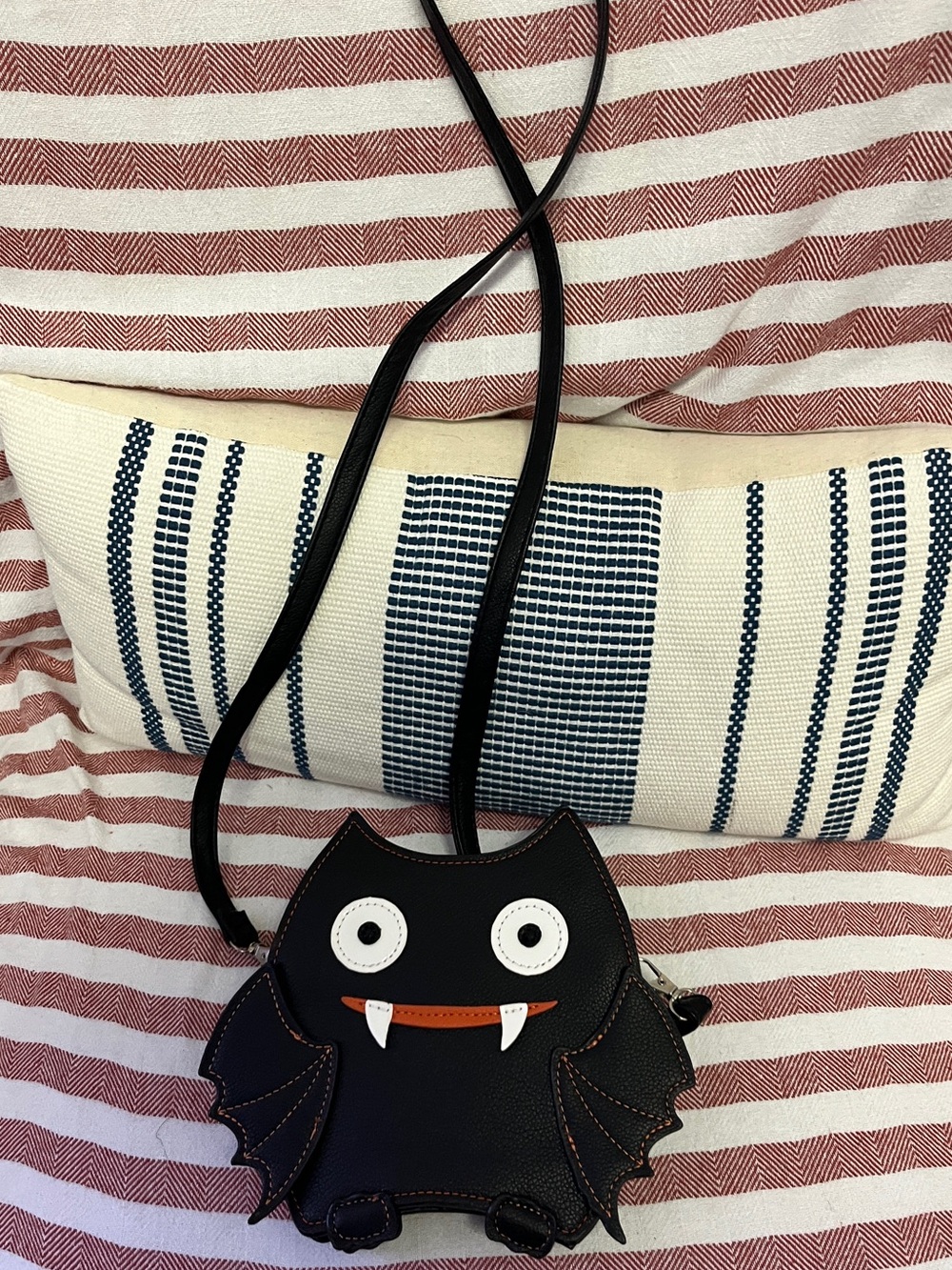 Sleepyville critters small Black Bat Crossbody Bag Halloween with zipper purse - Picture 2 of 14